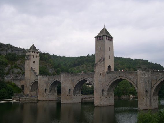  Le pont Valentré et ses deux tours